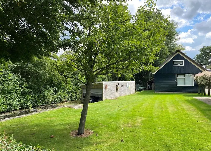 A Cosy House Close To Giethoorn And The Weerribben-Wieden National Park, With A Boat Available Hire