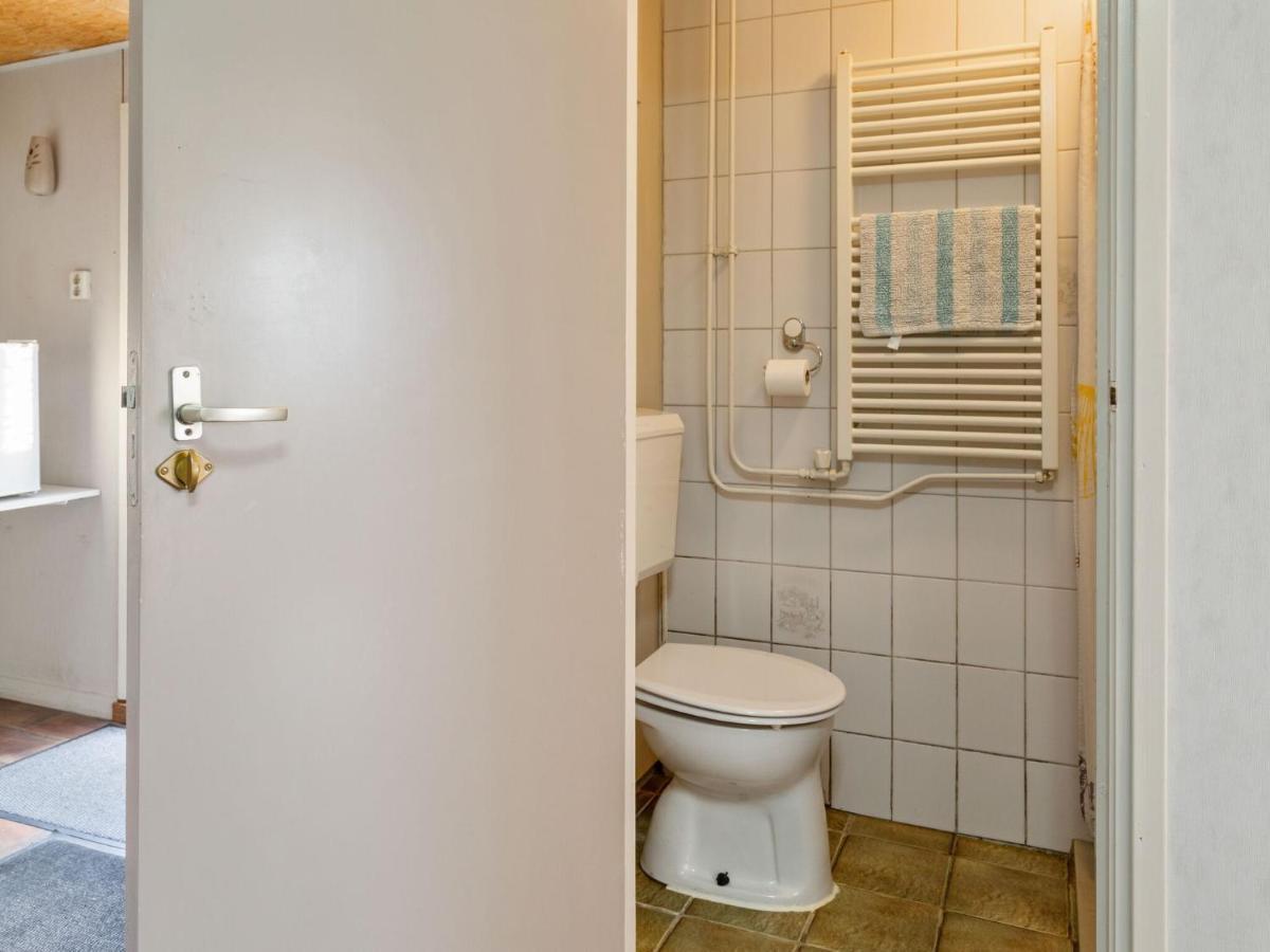 A Cosy House Close To And The Weerribben-wieden National Park, With A Boat Available Hire
